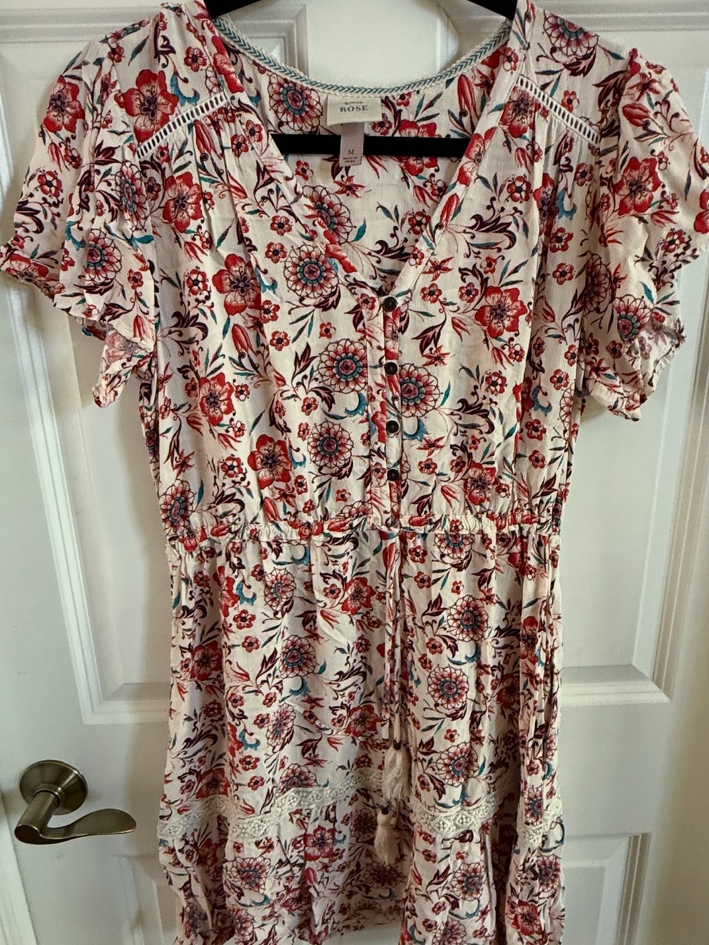 Knox Rose White Floral Button-Front Top with Red & Teal Accents